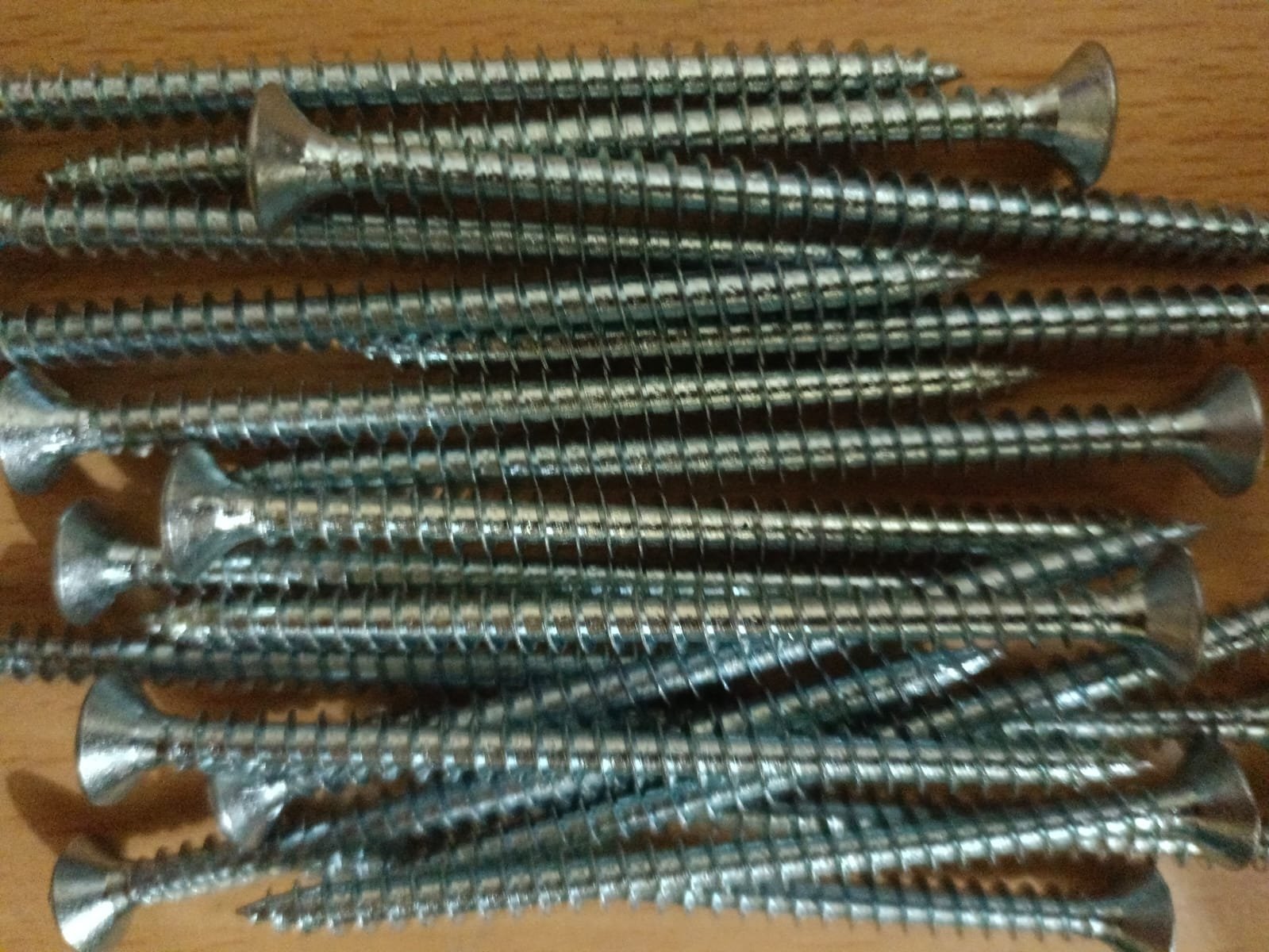 CHIPBOARD SCREWS